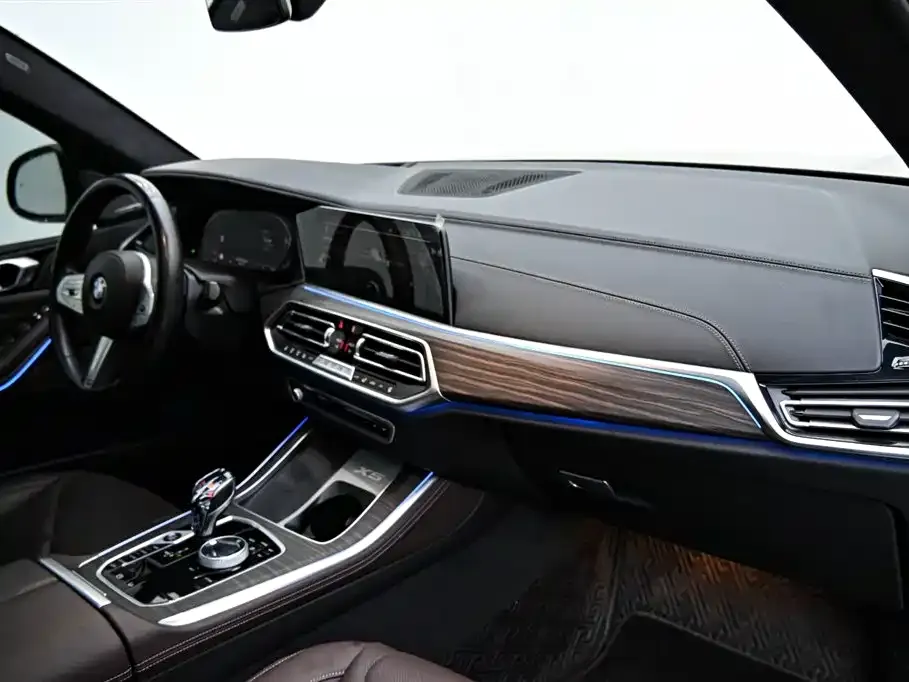 BMW X5 — фото 10