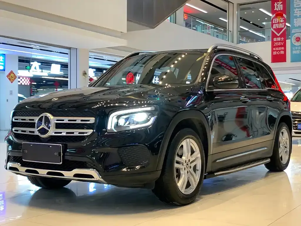 Mercedes-Benz GLB — фото 1