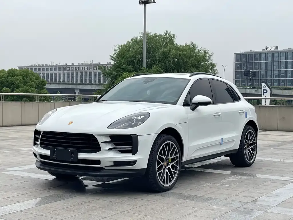 Porsche Macan — фото 1