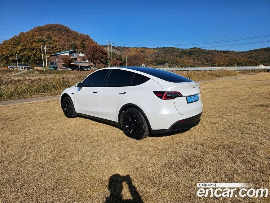 Tesla Model Y — фото 5