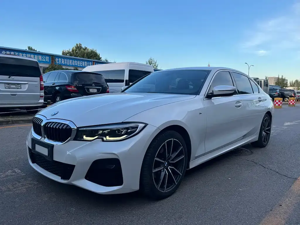 BMW 3 Series — фото 1