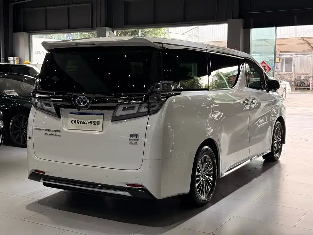 Toyota Vellfire — фото 6