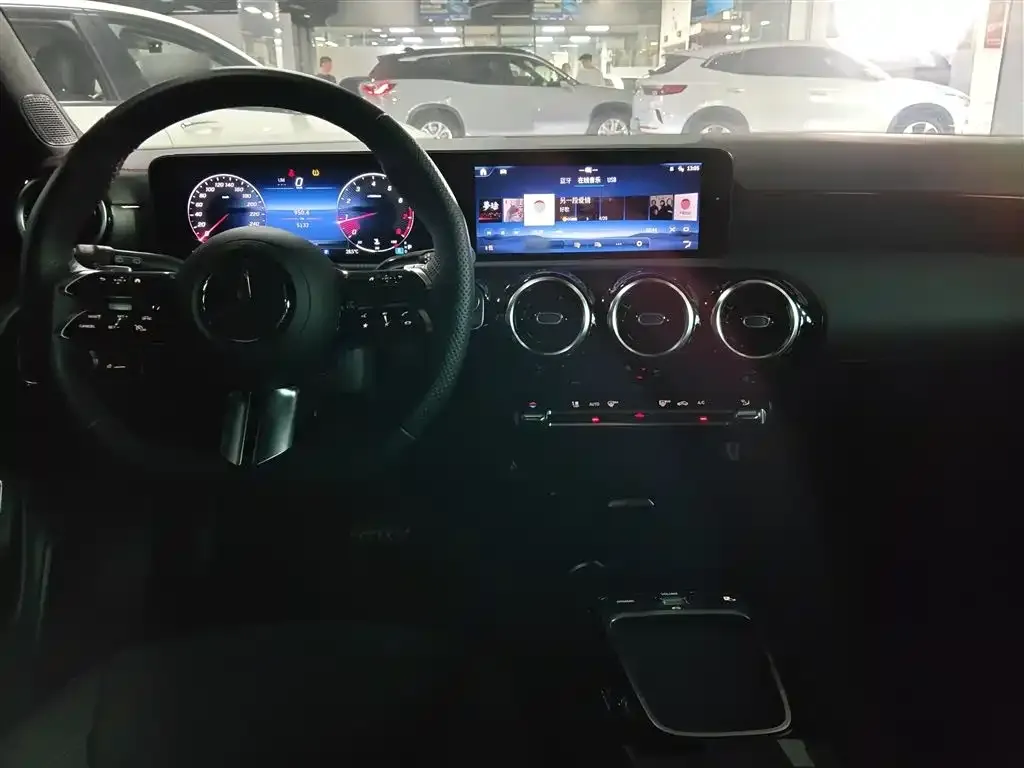 Mercedes-Benz CLA (Import) — фото 10