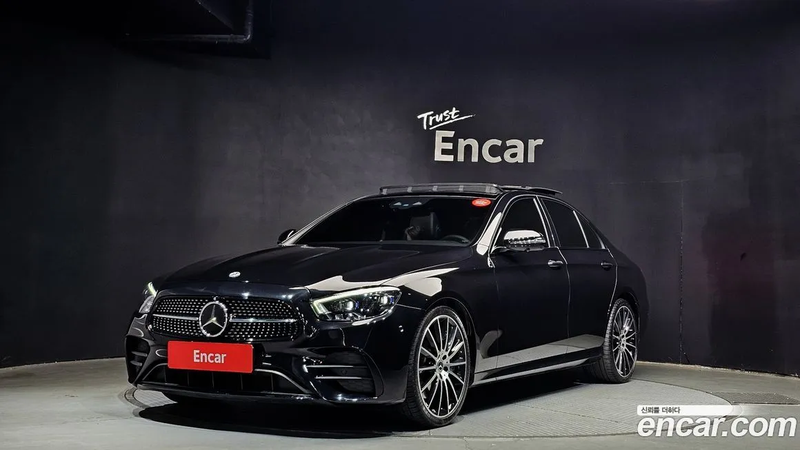 Mercedes-Benz E-Class — фото 1