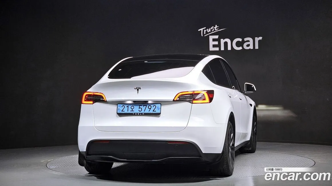 Tesla Model Y — фото 4