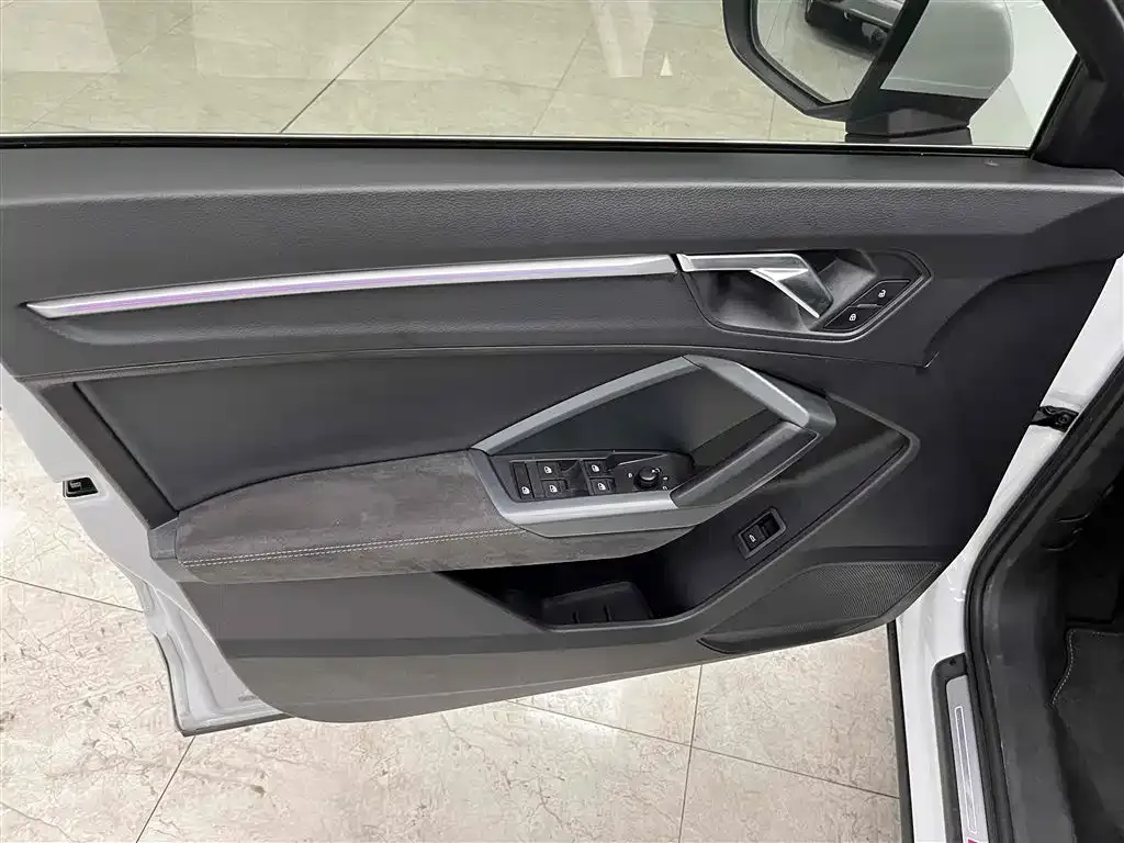 Audi Q3 Sportback — фото 10