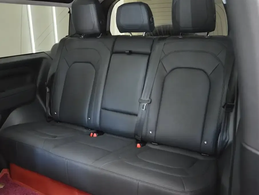 Land Rover Defender — фото 10