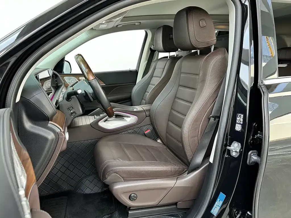 Mercedes-Benz GLS — фото 6