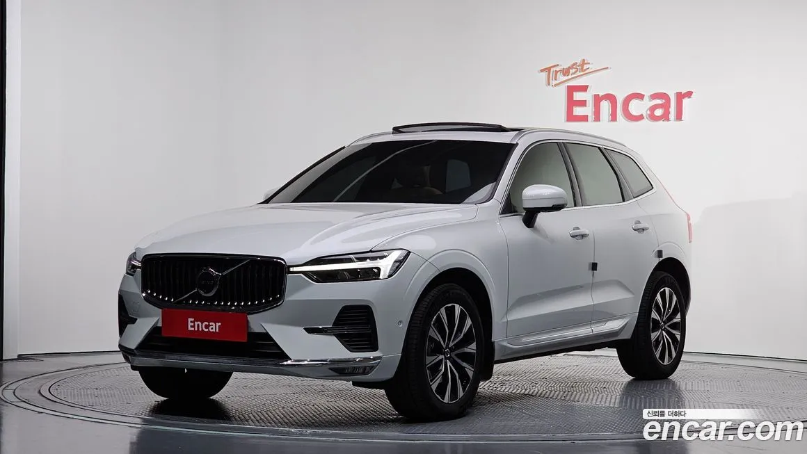 Volvo XC60 — фото 1