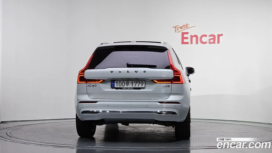 Volvo XC60 — фото 4