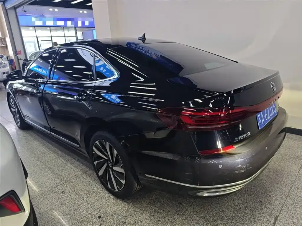 Volkswagen Passat — фото 5