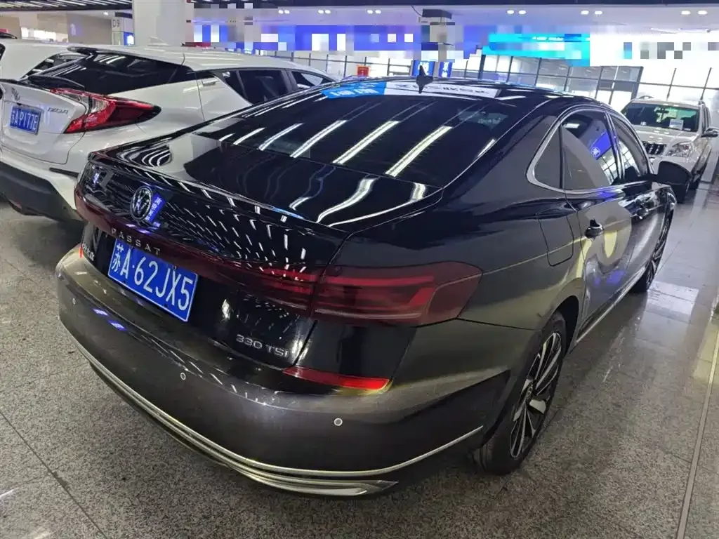 Volkswagen Passat — фото 7