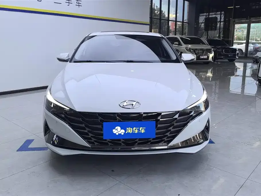 Hyundai Elantra — фото 2