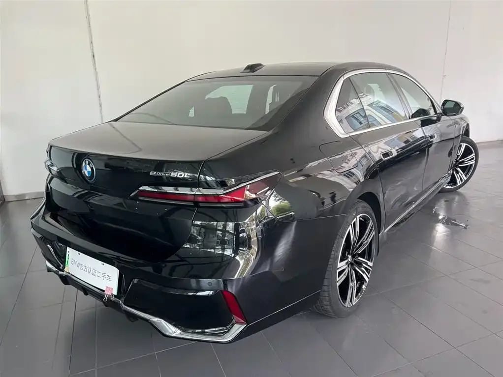 BMW i7 — фото 4