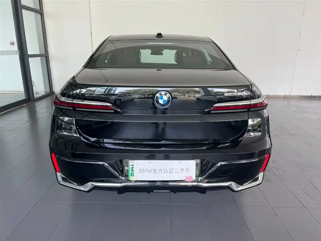 BMW i7 — фото 5