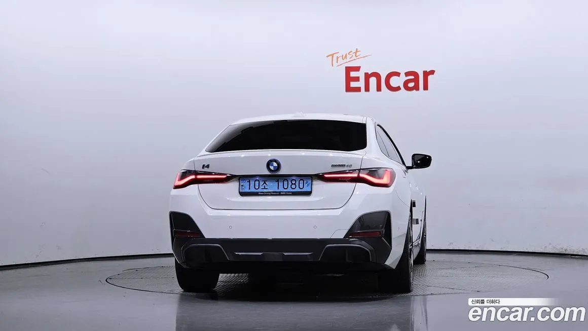 BMW i4 — фото 4