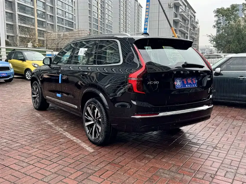 Volvo XC90 — фото 4