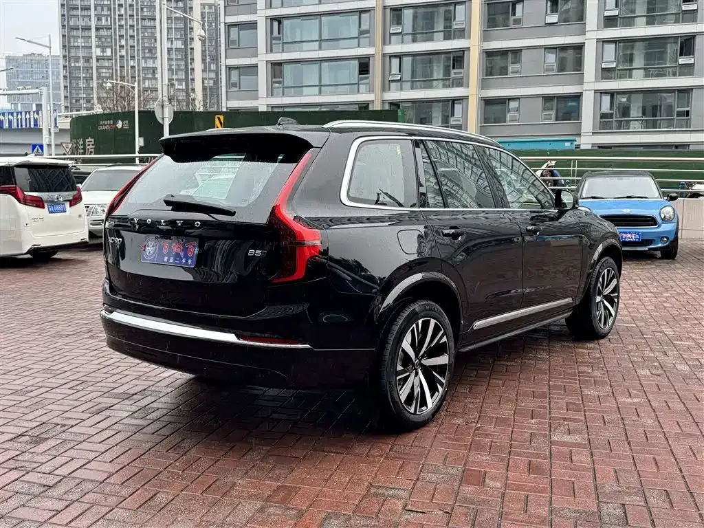 Volvo XC90 — фото 6