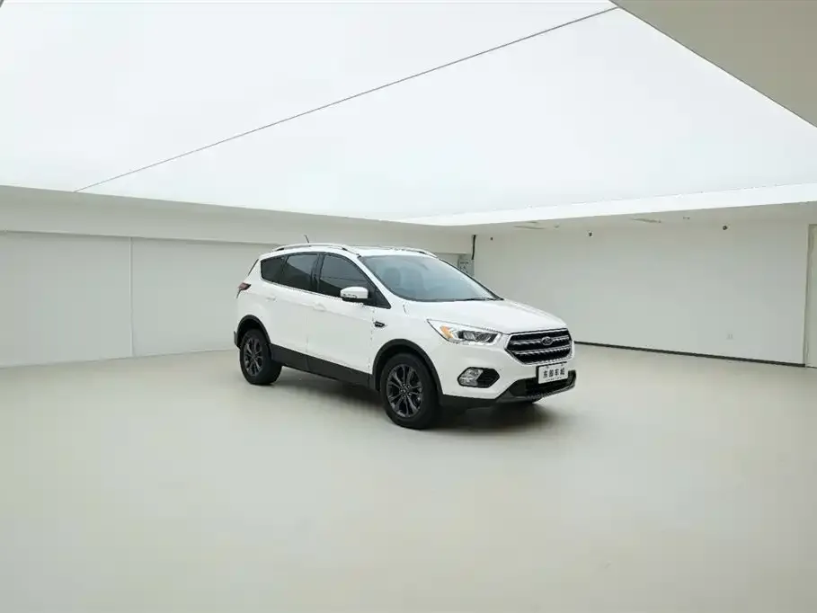 Ford Kuga — фото 3