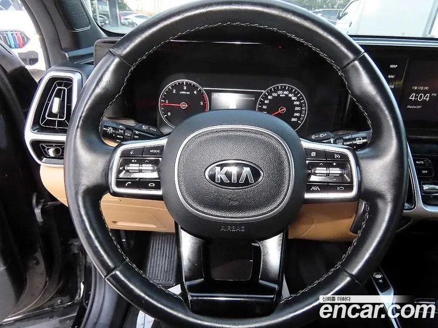 Kia Sorento — фото 8