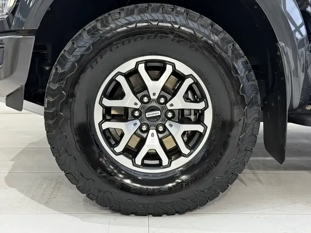 Ford F-150 Raptor — фото 8