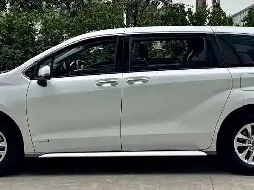 Toyota Granvia — фото 2