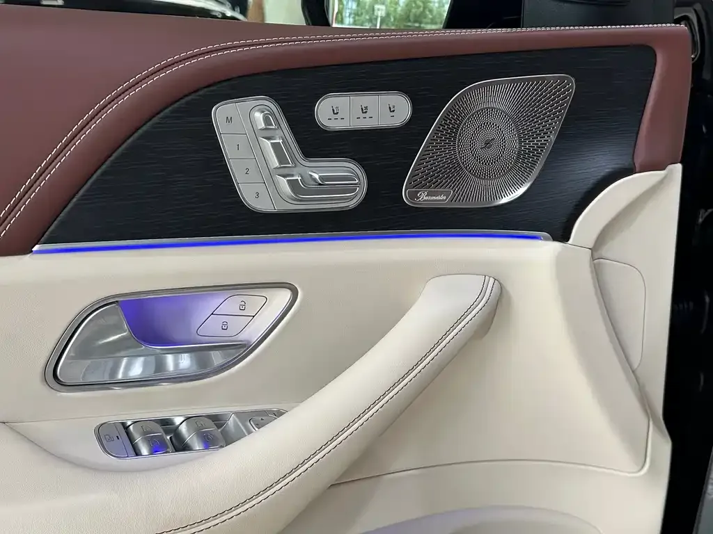 Mercedes-Benz GLS — фото 10