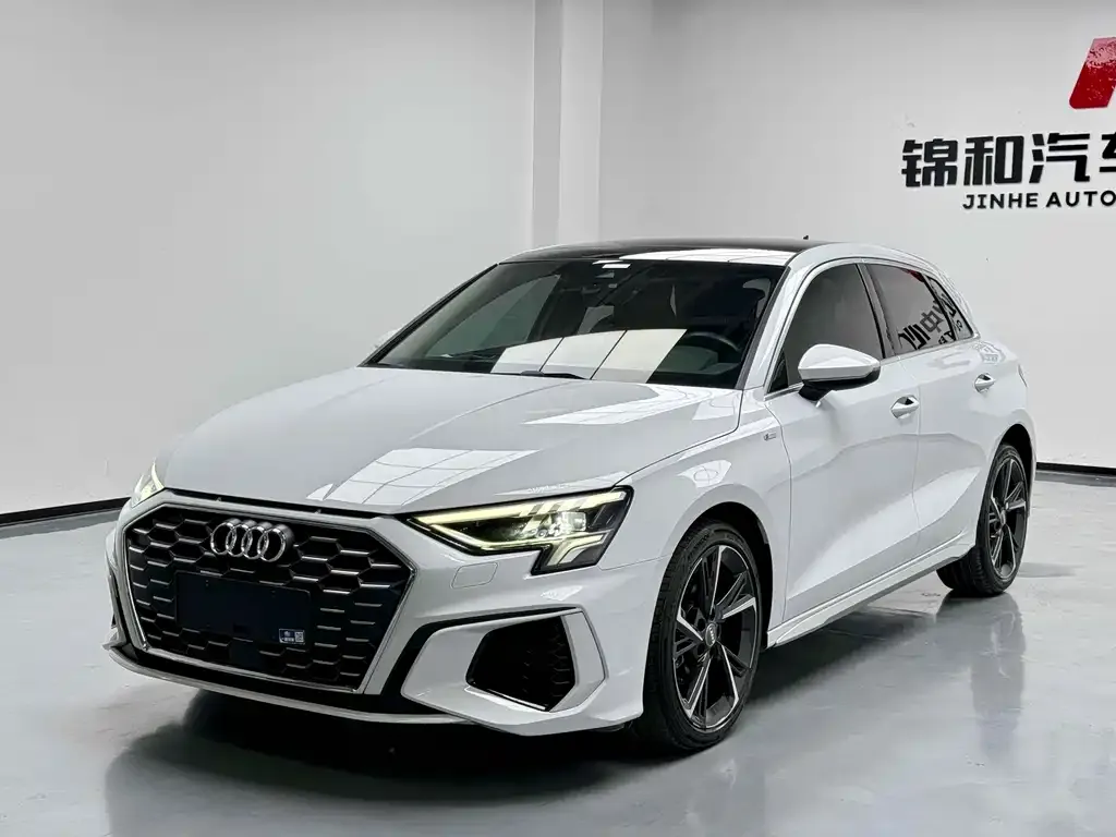 Audi A3 — фото 1