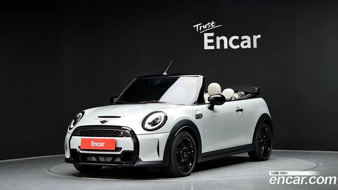 Mini Cooper Convertible — фото 1