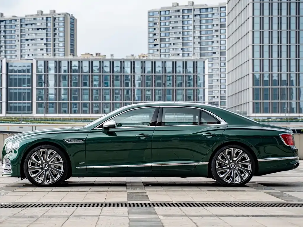 Bentley Flying Spur — фото 4