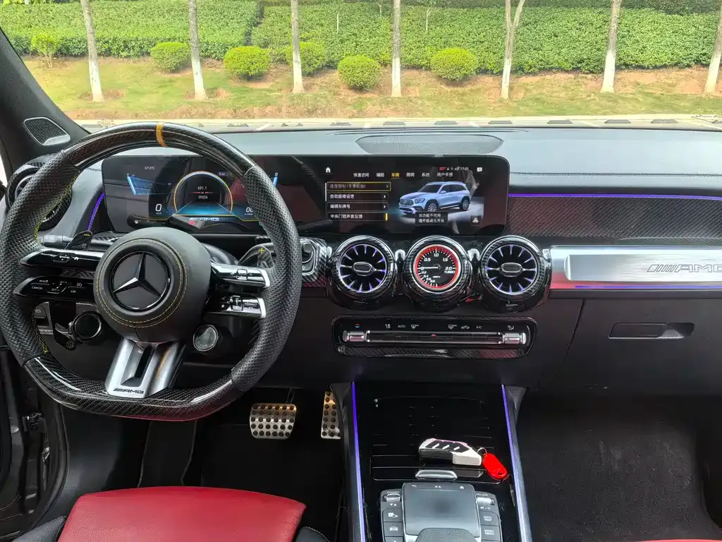 Mercedes-Benz GLB AMG — фото 8