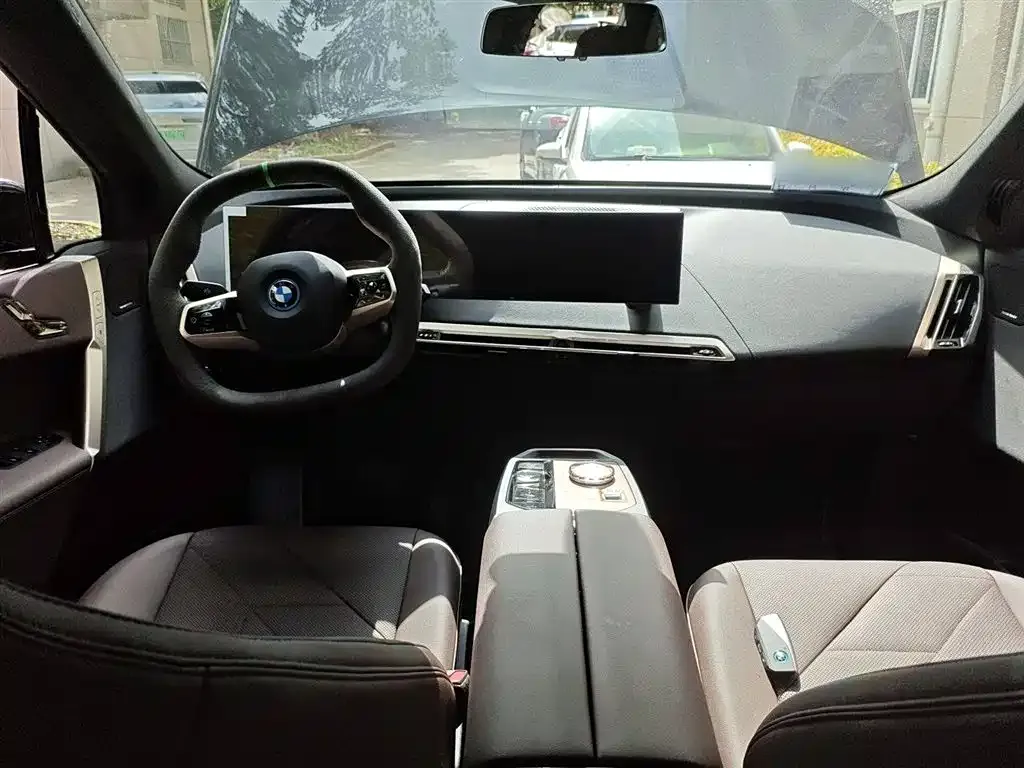 BMW iX — фото 10