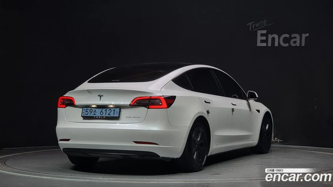 Tesla Model 3 — фото 2