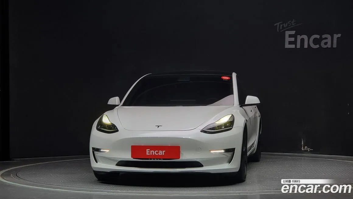 Tesla Model 3 — фото 3