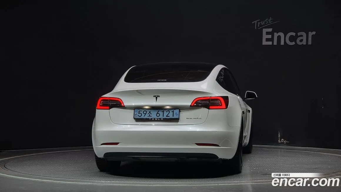 Tesla Model 3 — фото 4