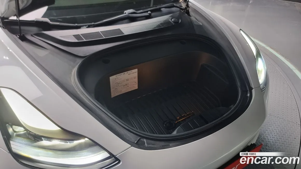 Tesla Model 3 — фото 6