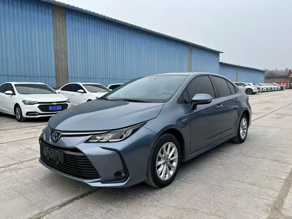 Toyota Corolla — фото 1