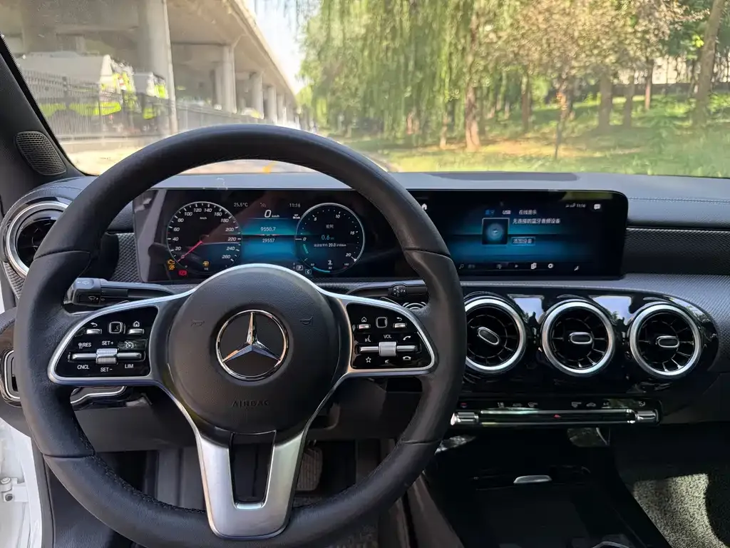 Mercedes-Benz A-Class — фото 10