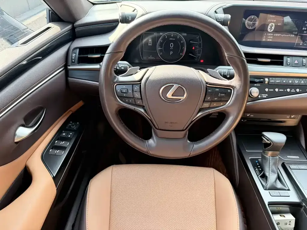 Lexus ES — фото 8