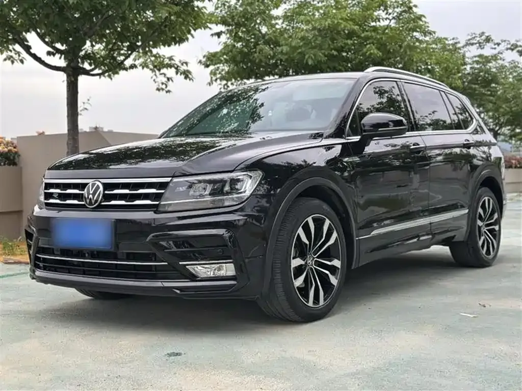 Volkswagen Tiguan L — фото 2