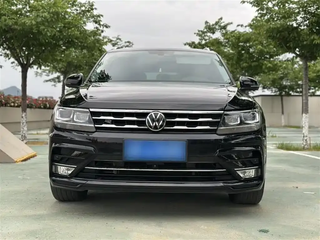 Volkswagen Tiguan L — фото 3