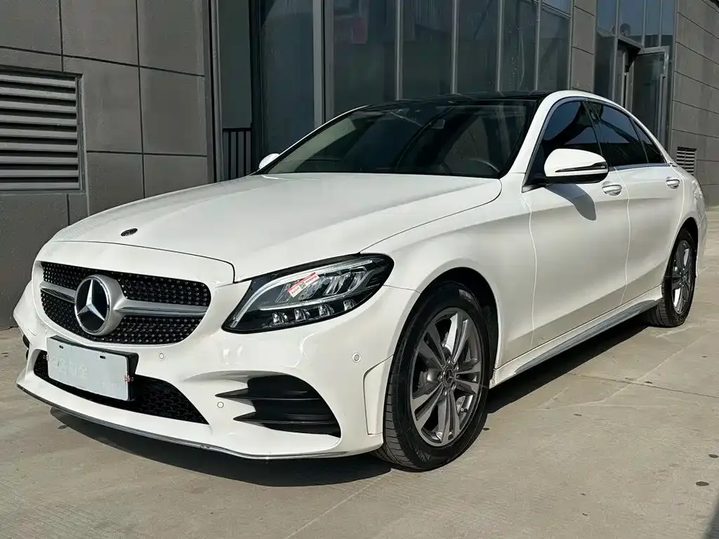 Mercedes-Benz C-Class — фото 1