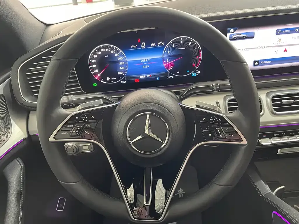 Mercedes-Benz GLE — фото 10