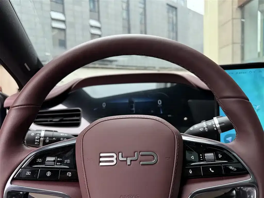 BYD Seal — фото 6