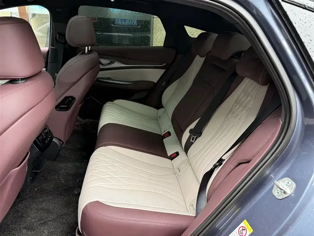 BYD Seal — фото 9