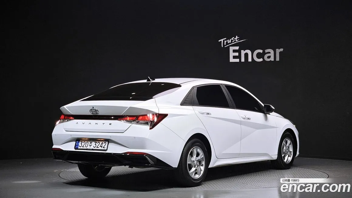 Hyundai AVANTE — фото 2