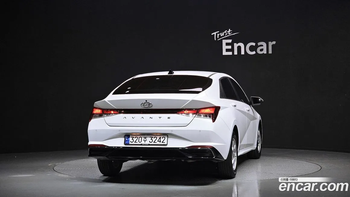 Hyundai AVANTE — фото 4