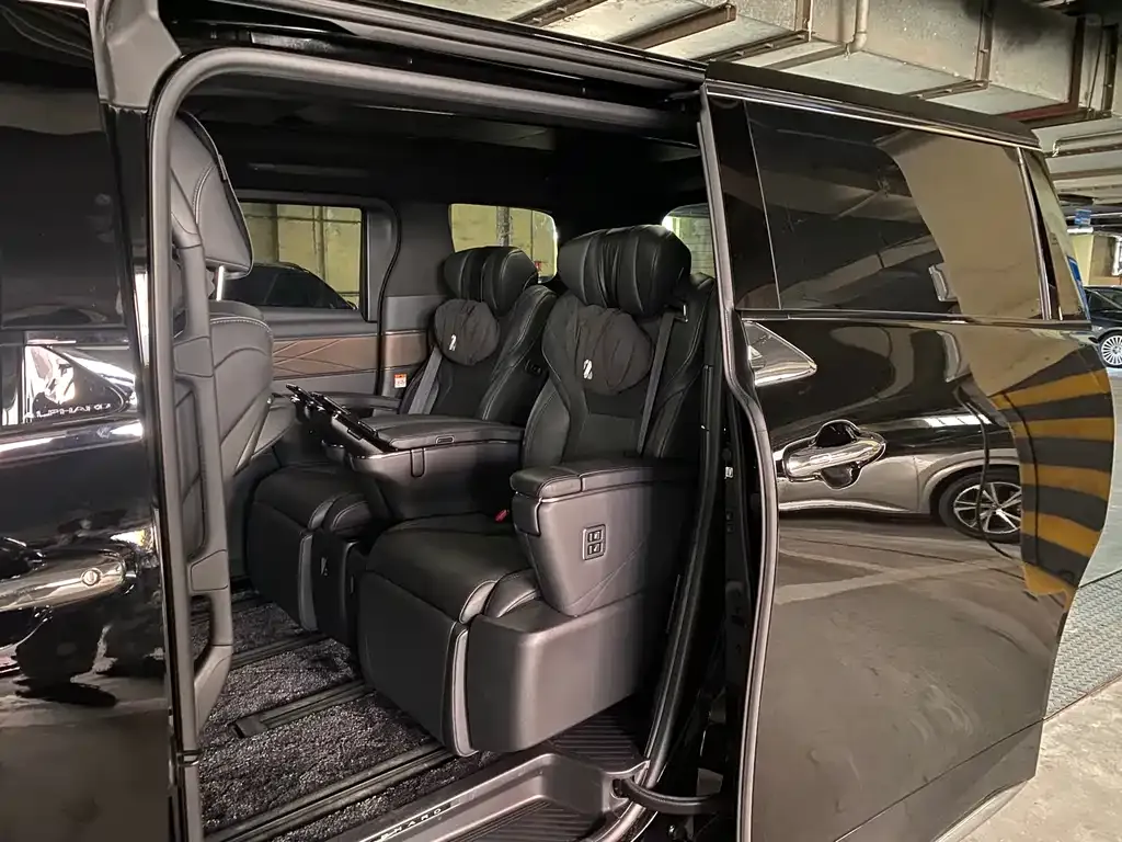 Toyota Alphard — фото 6