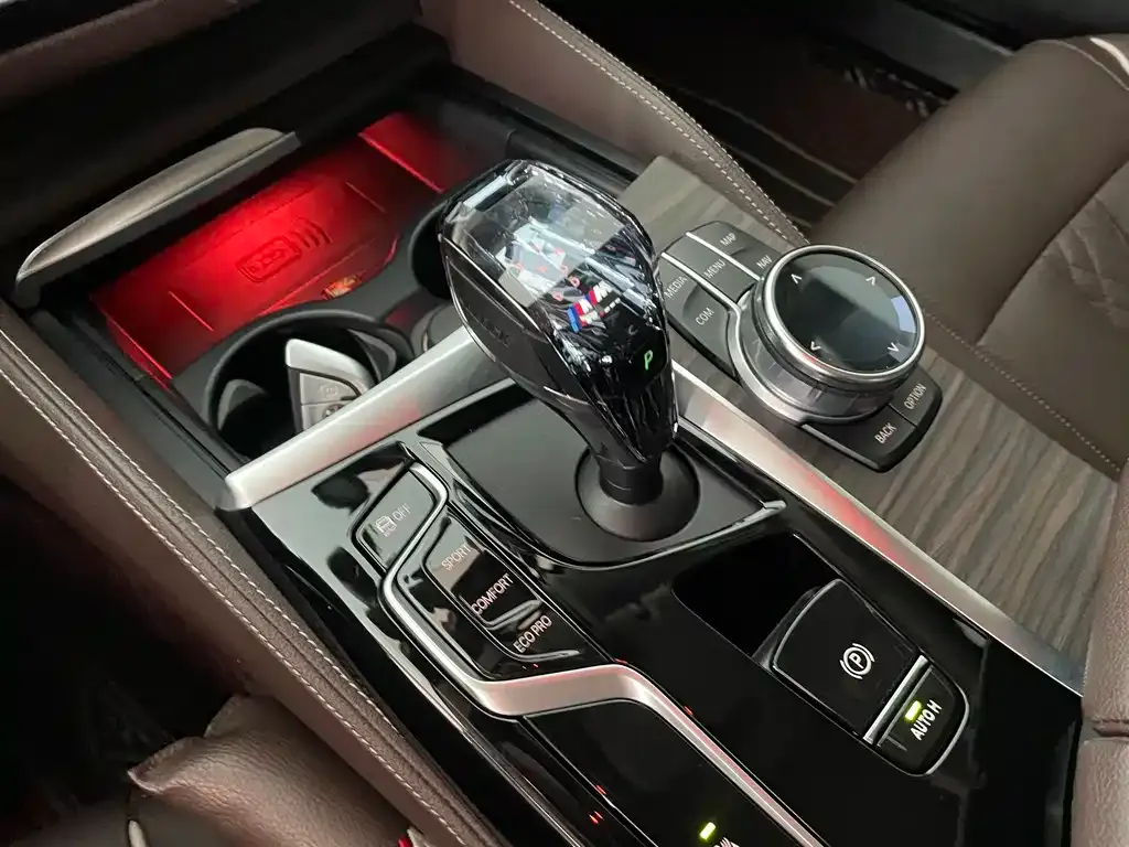 BMW 5 Series — фото 10
