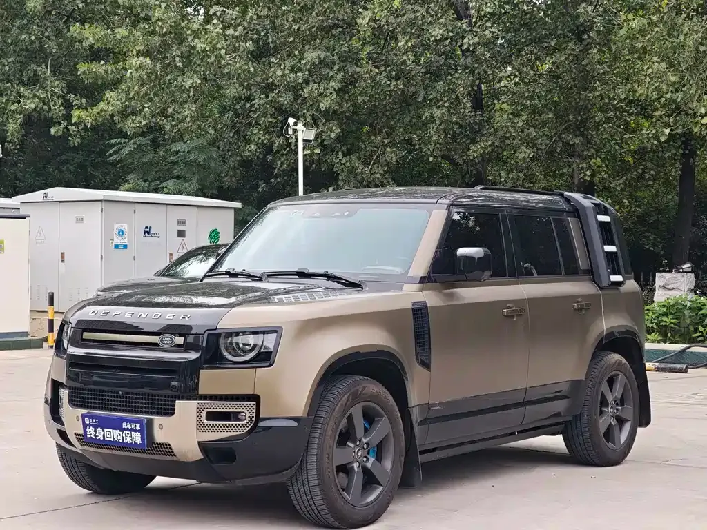 Land Rover Defender — фото 1